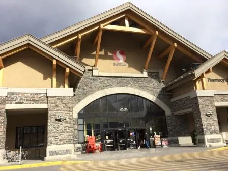 Image of Safeway store front